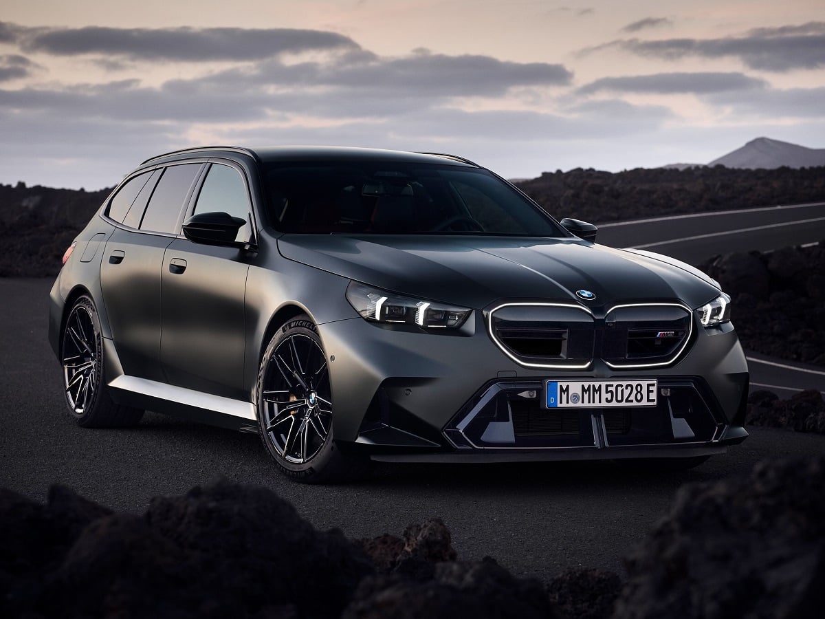2025 BMW M5 Touring Front Quarter View European Model