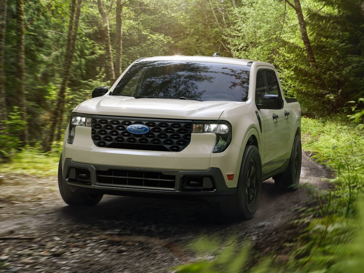2025 Ford Maverick XLT FX4 Desert Sand Front Quarter Action