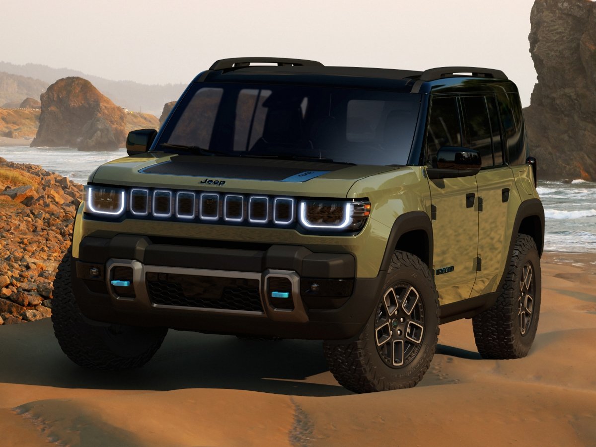 2025 Jeep Recon Army Green Front Quarter View