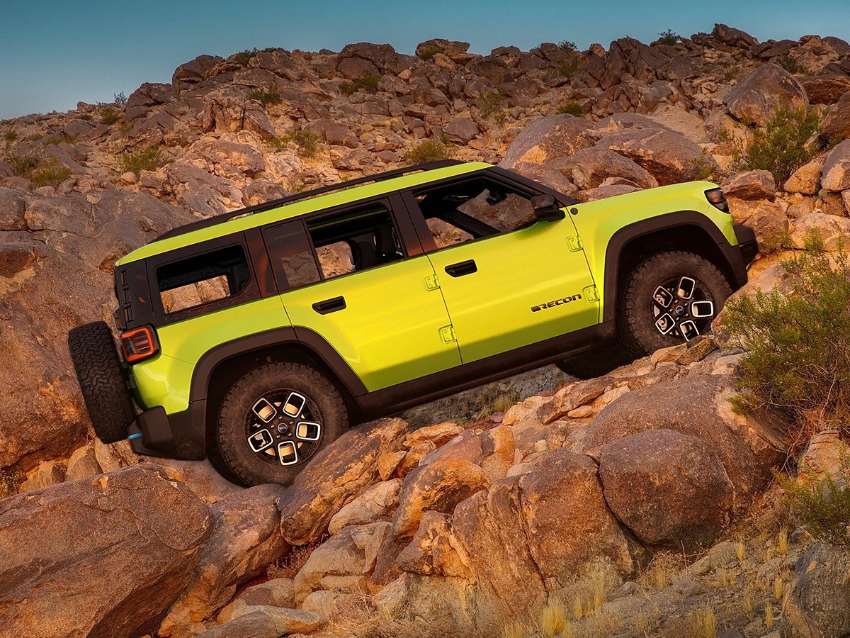2025 Jeep Recon Lime Yellow Side View