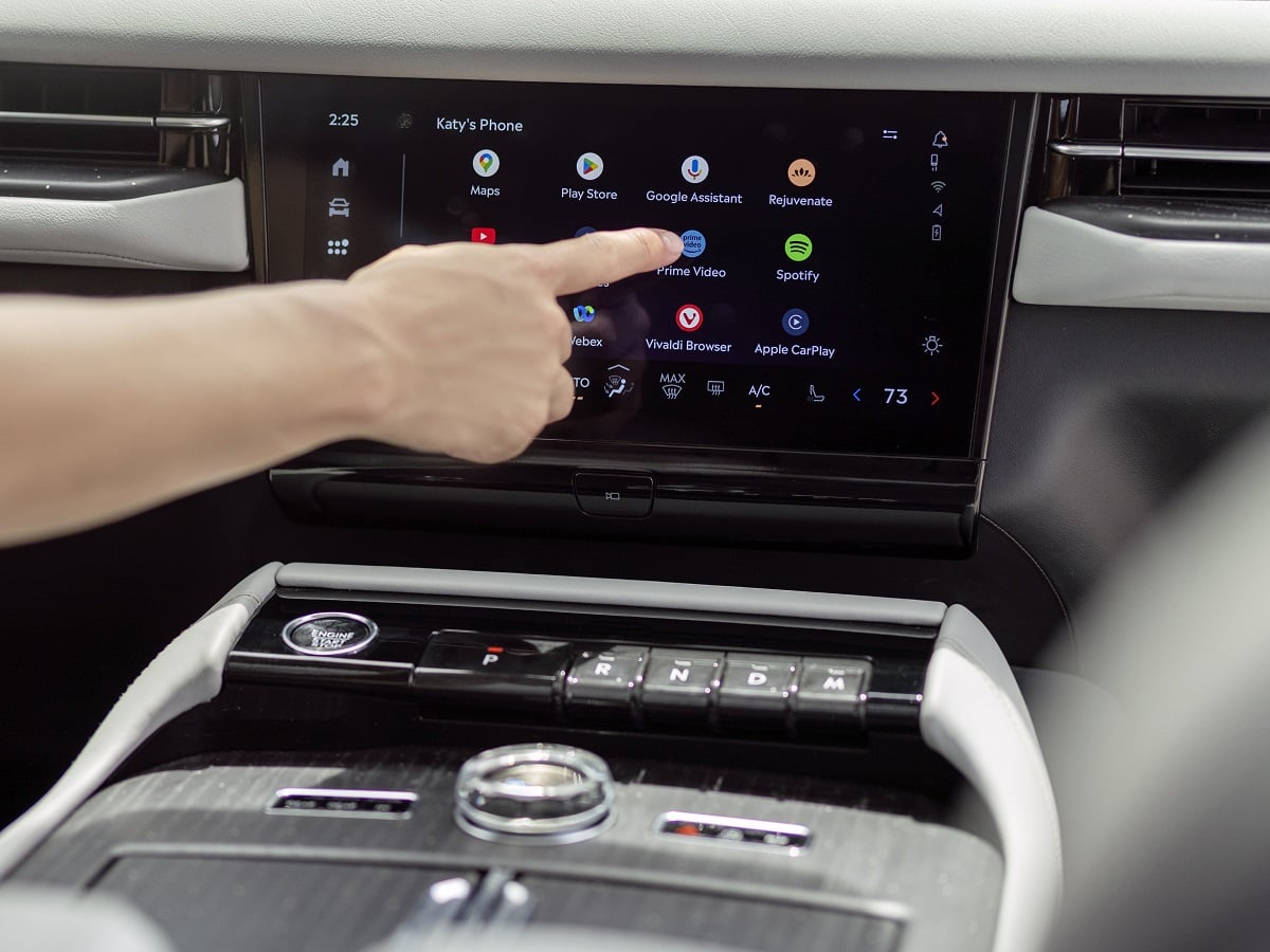 2025 Lincoln Navigator L Black Label Atmospheric Infotainment Touchscreen