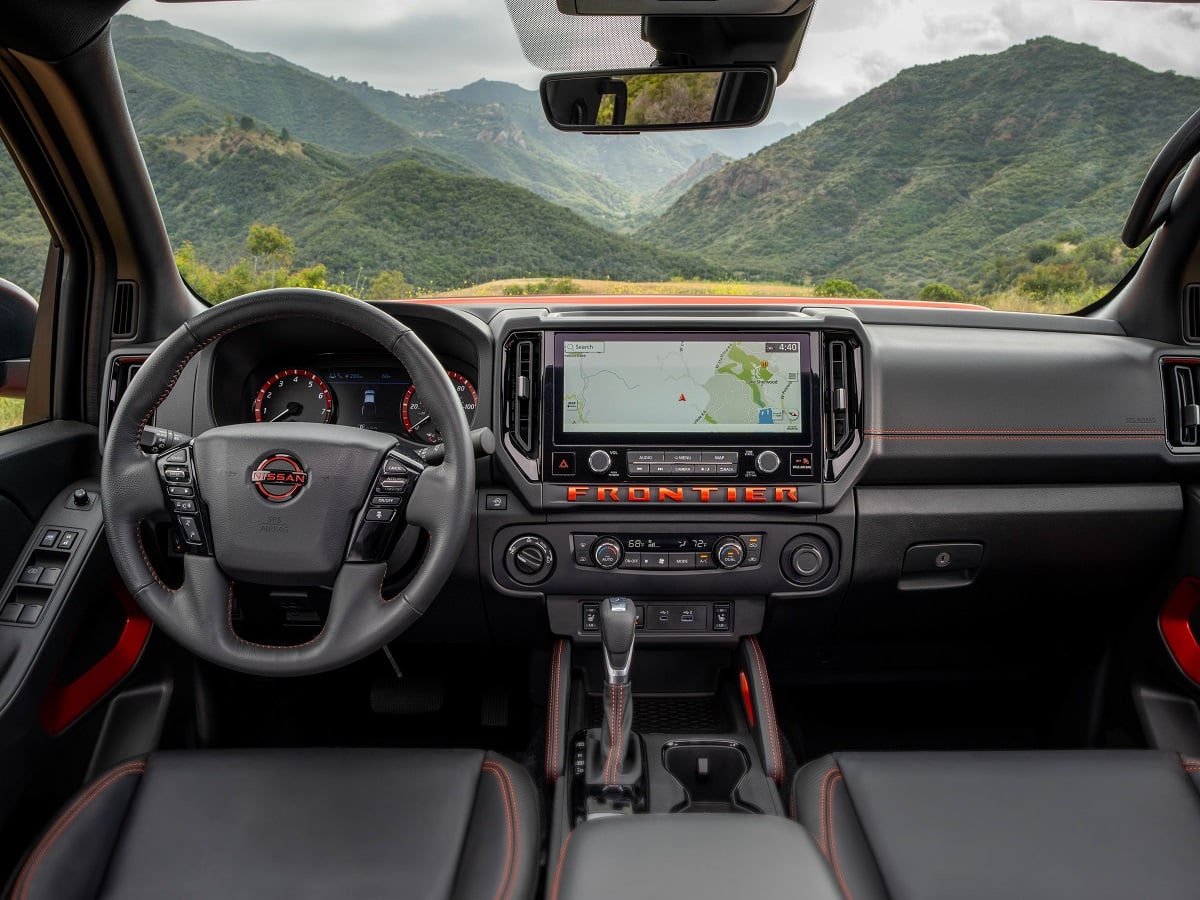 2025 Nissan Frontier Pro-4X Interior Dashboard
