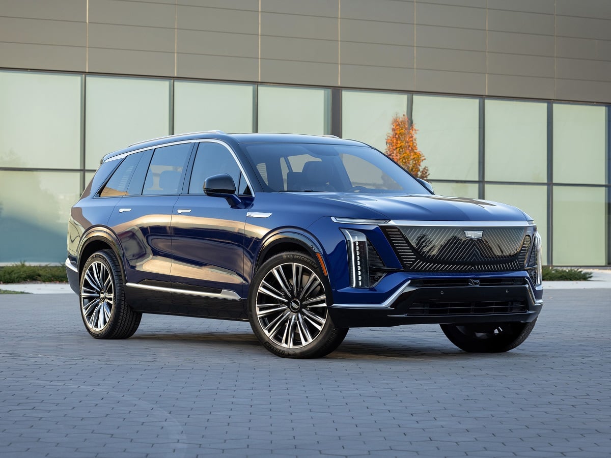 2026 Cadillac Vistiq Opulent Blue Metallic Front Quarter View