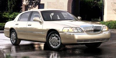 Used 2011 Lincoln Town Car-V8 Sedan 4D Executive L Options