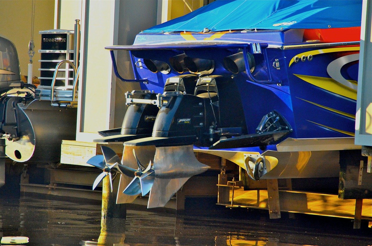 Jet Boat or Propeller Boat?